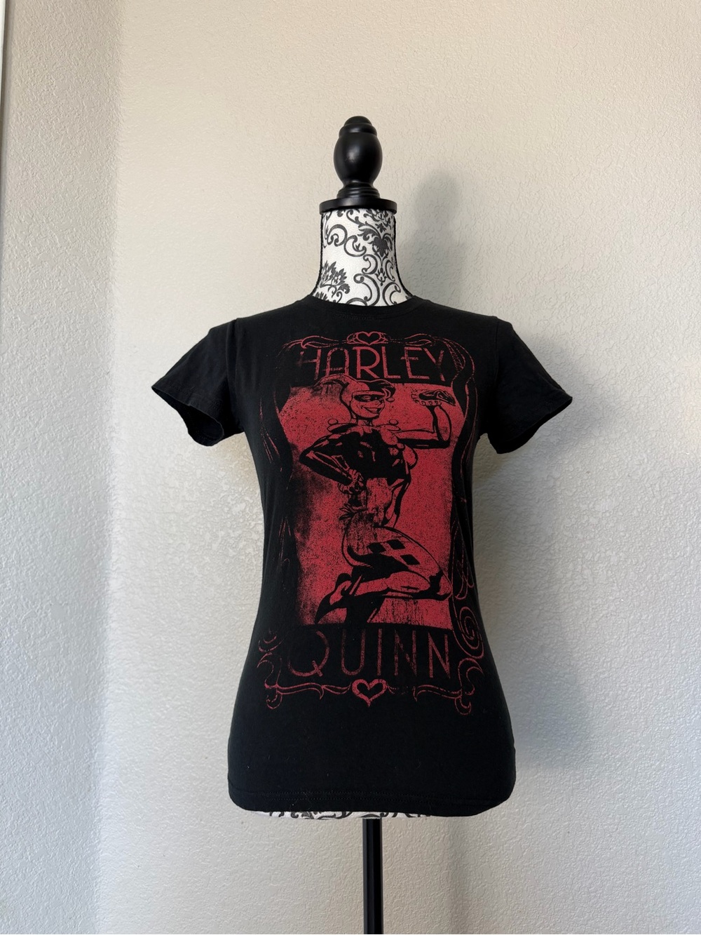 Harley Quinn Graphic Tee in Black & Red